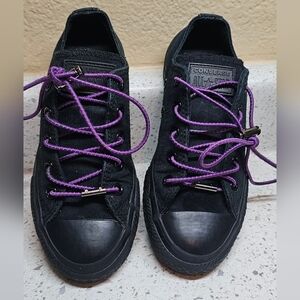 Euc Girls Converse W/ bungee laces